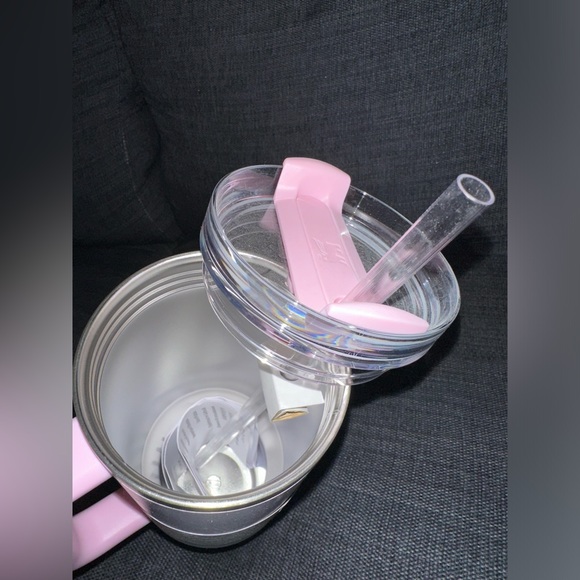 Stanley 40 oz Stainless Steel H2.0 FlowState Quencher Tumbler Watercolor Tulle - Picture 4 of 4